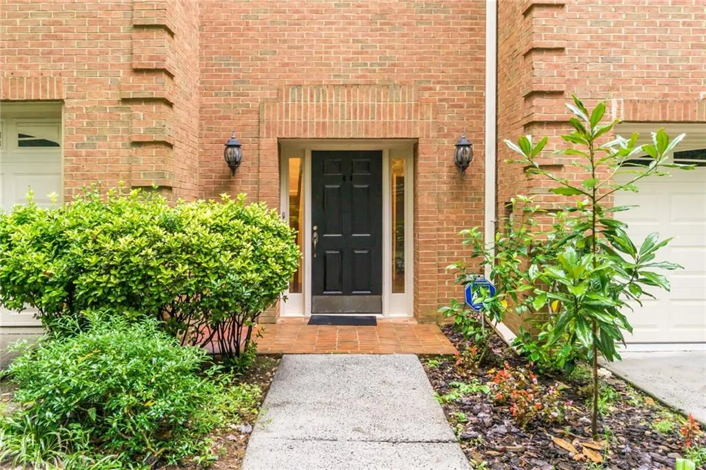 240 Dunwoody Creek Circle, Sandy Springs, Georgia 30350, 4 Bedrooms Bedrooms, ,2 BathroomsBathrooms,Residential,Sold,240 Dunwoody Creek Circle,6790019