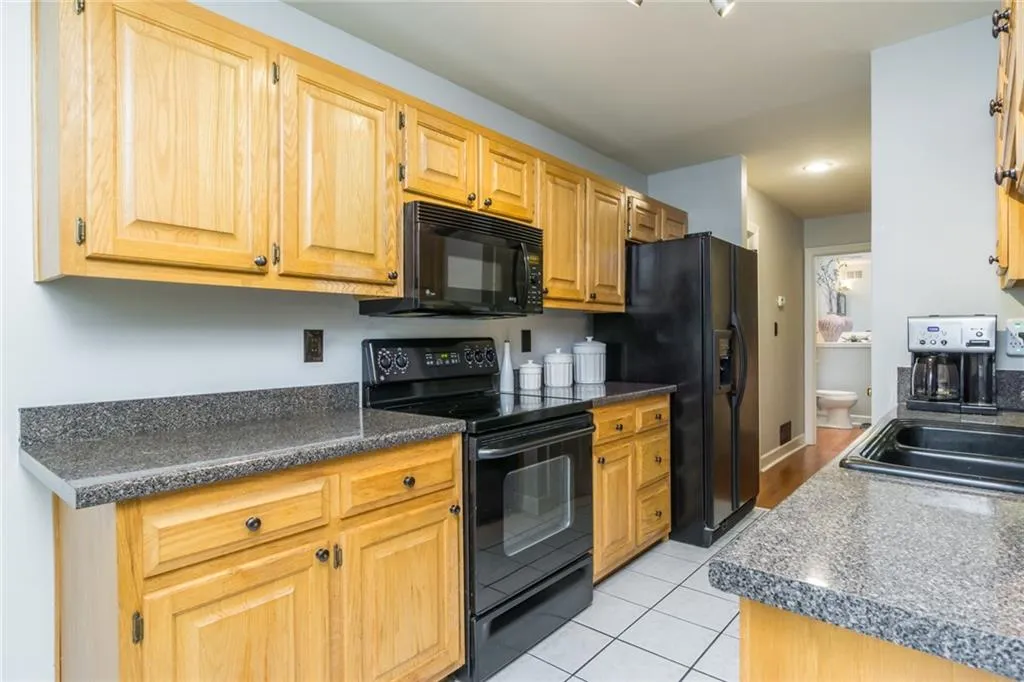 240 Dunwoody Creek Circle, Sandy Springs, Georgia 30350, 4 Bedrooms Bedrooms, ,2 BathroomsBathrooms,Residential,Sold,240 Dunwoody Creek Circle,6790019