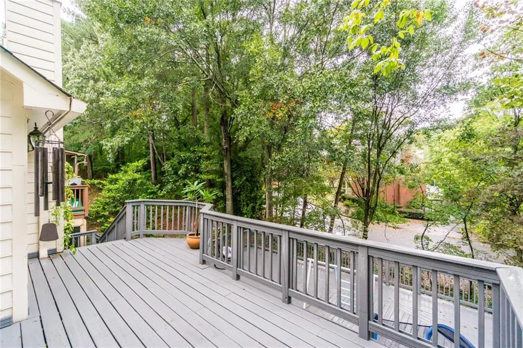 240 Dunwoody Creek Circle, Sandy Springs, Georgia 30350, 4 Bedrooms Bedrooms, ,2 BathroomsBathrooms,Residential,Sold,240 Dunwoody Creek Circle,6790019