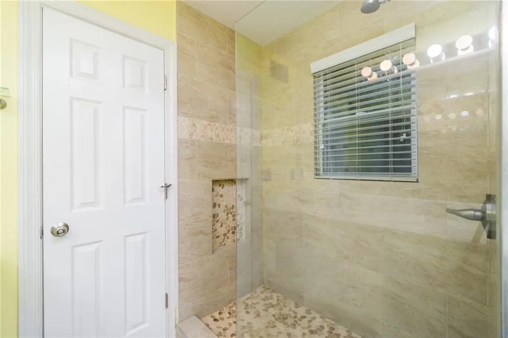 240 Dunwoody Creek Circle, Sandy Springs, Georgia 30350, 4 Bedrooms Bedrooms, ,2 BathroomsBathrooms,Residential,Sold,240 Dunwoody Creek Circle,6790019