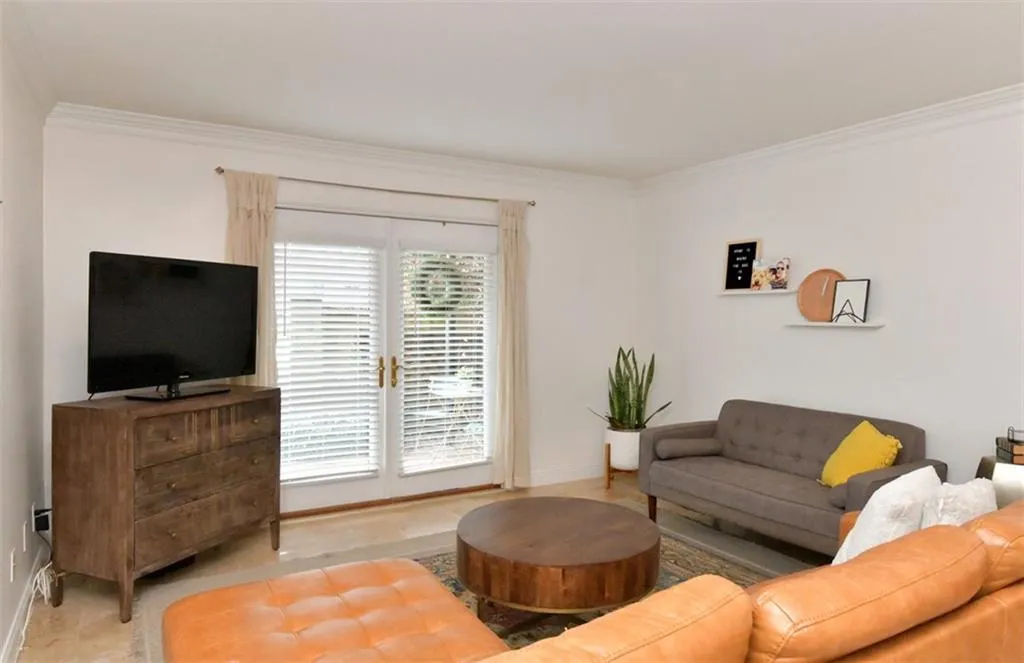 5400 Roswell Road Unit B4, Sandy Springs, Georgia 30342, 1 Bedroom Bedrooms, ,1 BathroomBathrooms,Residential,Sold,5400 Roswell Road Unit B4,6841060