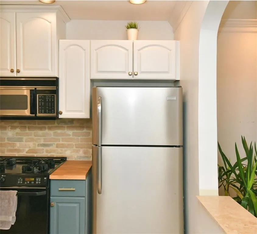 5400 Roswell Road Unit B4, Sandy Springs, Georgia 30342, 1 Bedroom Bedrooms, ,1 BathroomBathrooms,Residential,Sold,5400 Roswell Road Unit B4,6841060