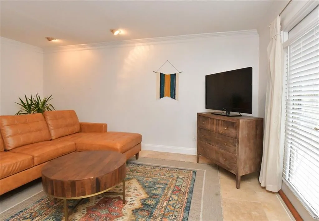 5400 Roswell Road Unit B4, Sandy Springs, Georgia 30342, 1 Bedroom Bedrooms, ,1 BathroomBathrooms,Residential,Sold,5400 Roswell Road Unit B4,6841060