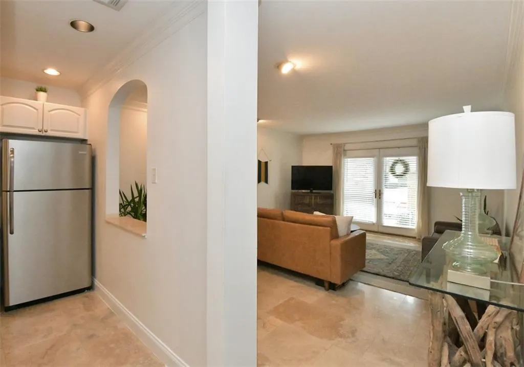 5400 Roswell Road Unit B4, Sandy Springs, Georgia 30342, 1 Bedroom Bedrooms, ,1 BathroomBathrooms,Residential,Sold,5400 Roswell Road Unit B4,6841060