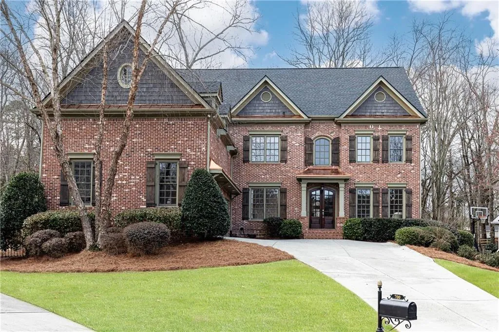 700 Glengate Place, Sandy Springs, Georgia 30328, 5 Bedrooms Bedrooms, ,5 BathroomsBathrooms,Residential,Sold,700 Glengate Place,7170986
