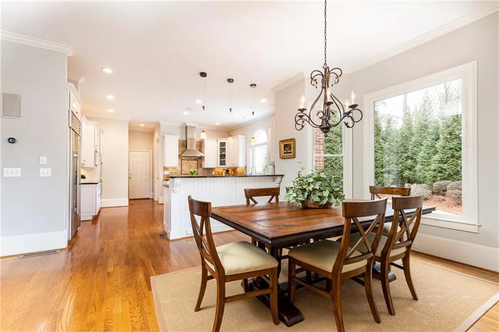700 Glengate Place, Sandy Springs, Georgia 30328, 5 Bedrooms Bedrooms, ,5 BathroomsBathrooms,Residential,Sold,700 Glengate Place,7170986
