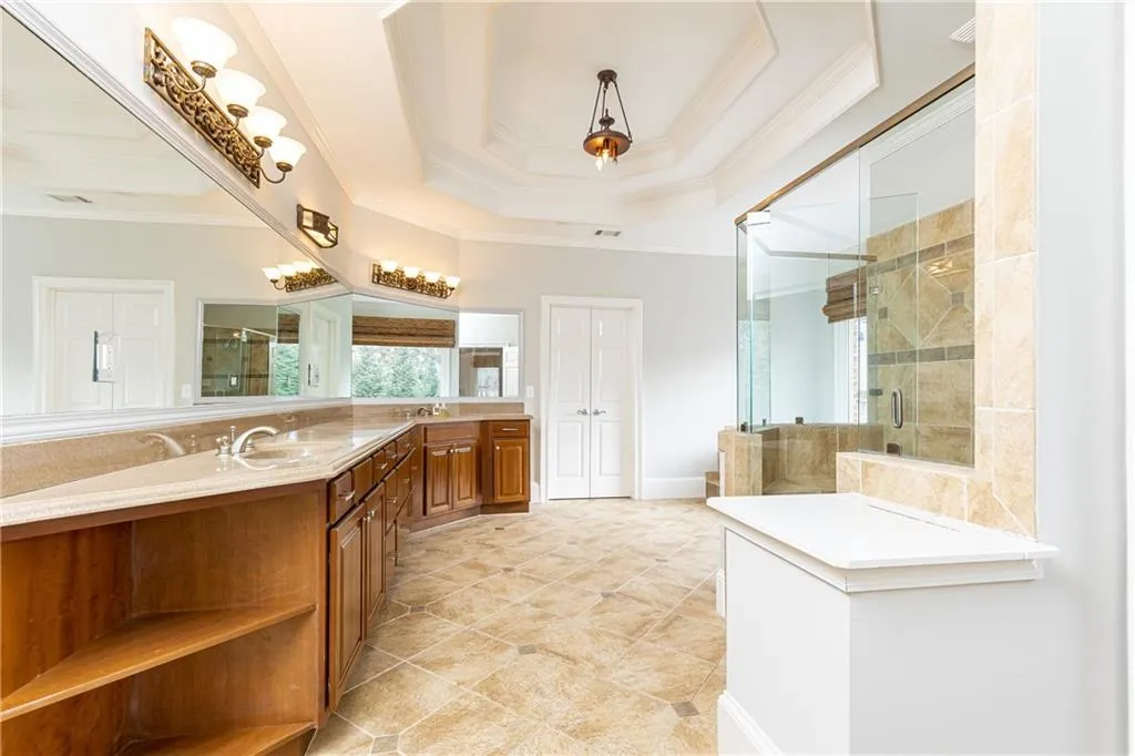 700 Glengate Place, Sandy Springs, Georgia 30328, 5 Bedrooms Bedrooms, ,5 BathroomsBathrooms,Residential,Sold,700 Glengate Place,7170986