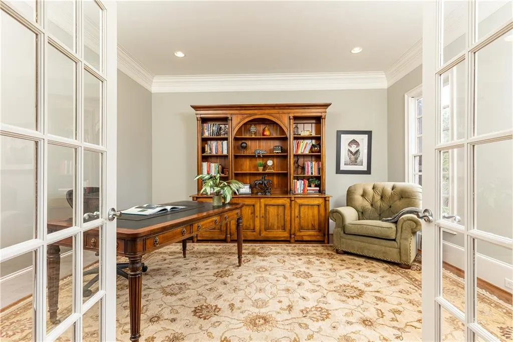700 Glengate Place, Sandy Springs, Georgia 30328, 5 Bedrooms Bedrooms, ,5 BathroomsBathrooms,Residential,Sold,700 Glengate Place,7170986