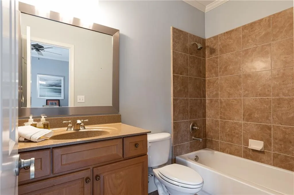 700 Glengate Place, Sandy Springs, Georgia 30328, 5 Bedrooms Bedrooms, ,5 BathroomsBathrooms,Residential,Sold,700 Glengate Place,7170986