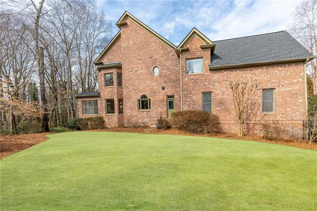 700 Glengate Place, Sandy Springs, Georgia 30328, 5 Bedrooms Bedrooms, ,5 BathroomsBathrooms,Residential,Sold,700 Glengate Place,7170986