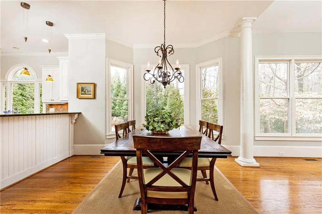 700 Glengate Place, Sandy Springs, Georgia 30328, 5 Bedrooms Bedrooms, ,5 BathroomsBathrooms,Residential,Sold,700 Glengate Place,7170986