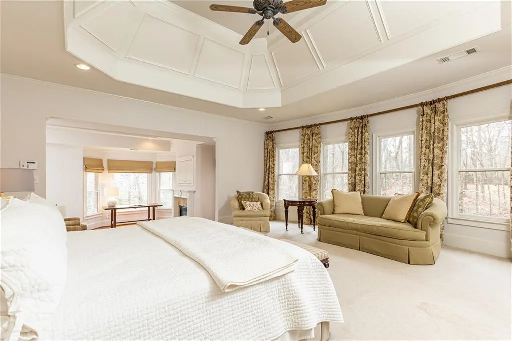 700 Glengate Place, Sandy Springs, Georgia 30328, 5 Bedrooms Bedrooms, ,5 BathroomsBathrooms,Residential,Sold,700 Glengate Place,7170986