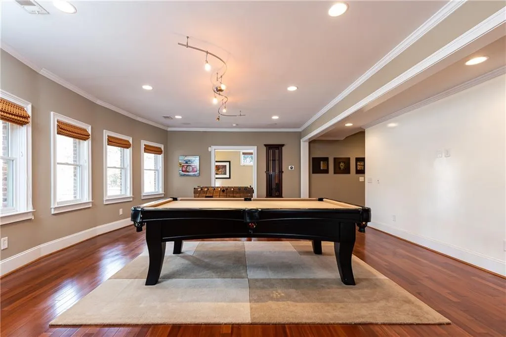 700 Glengate Place, Sandy Springs, Georgia 30328, 5 Bedrooms Bedrooms, ,5 BathroomsBathrooms,Residential,Sold,700 Glengate Place,7170986