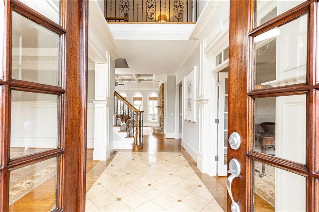 700 Glengate Place, Sandy Springs, Georgia 30328, 5 Bedrooms Bedrooms, ,5 BathroomsBathrooms,Residential,Sold,700 Glengate Place,7170986
