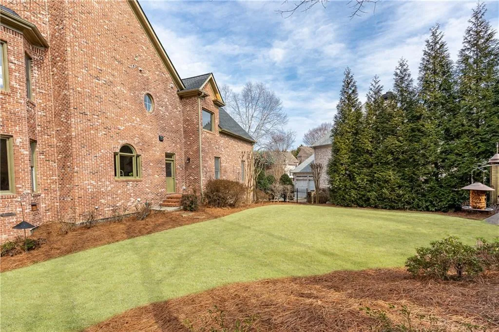 700 Glengate Place, Sandy Springs, Georgia 30328, 5 Bedrooms Bedrooms, ,5 BathroomsBathrooms,Residential,Sold,700 Glengate Place,7170986