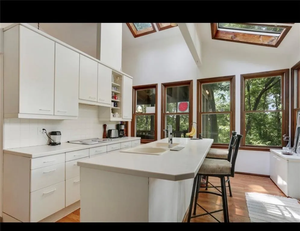 1550 Spalding Drive, Sandy Springs, Georgia 30350, 4 Bedrooms Bedrooms, ,3 BathroomsBathrooms,Residential,Sold,1550 Spalding Drive,6920124