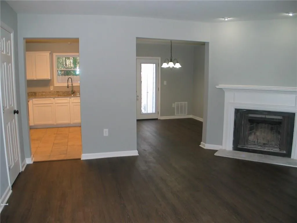 1707 Queen Anne Court, Sandy Springs, Georgia 30350, 2 Bedrooms Bedrooms, ,2 BathroomsBathrooms,Residential,Sold,1707 Queen Anne Court,5961718