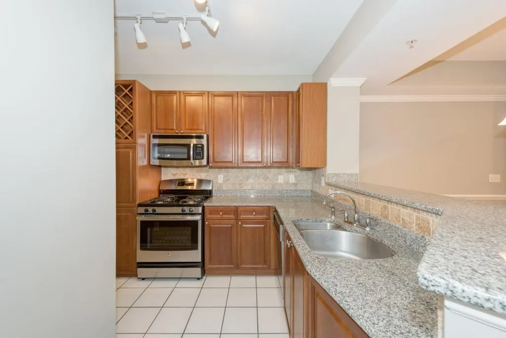 424 Lindbergh Drive Ne Unit 210, Atlanta, Georgia 30305, 2 Bedrooms Bedrooms, ,2 BathroomsBathrooms,Residential,Sold,424 Lindbergh Drive Ne Unit 210,5773874