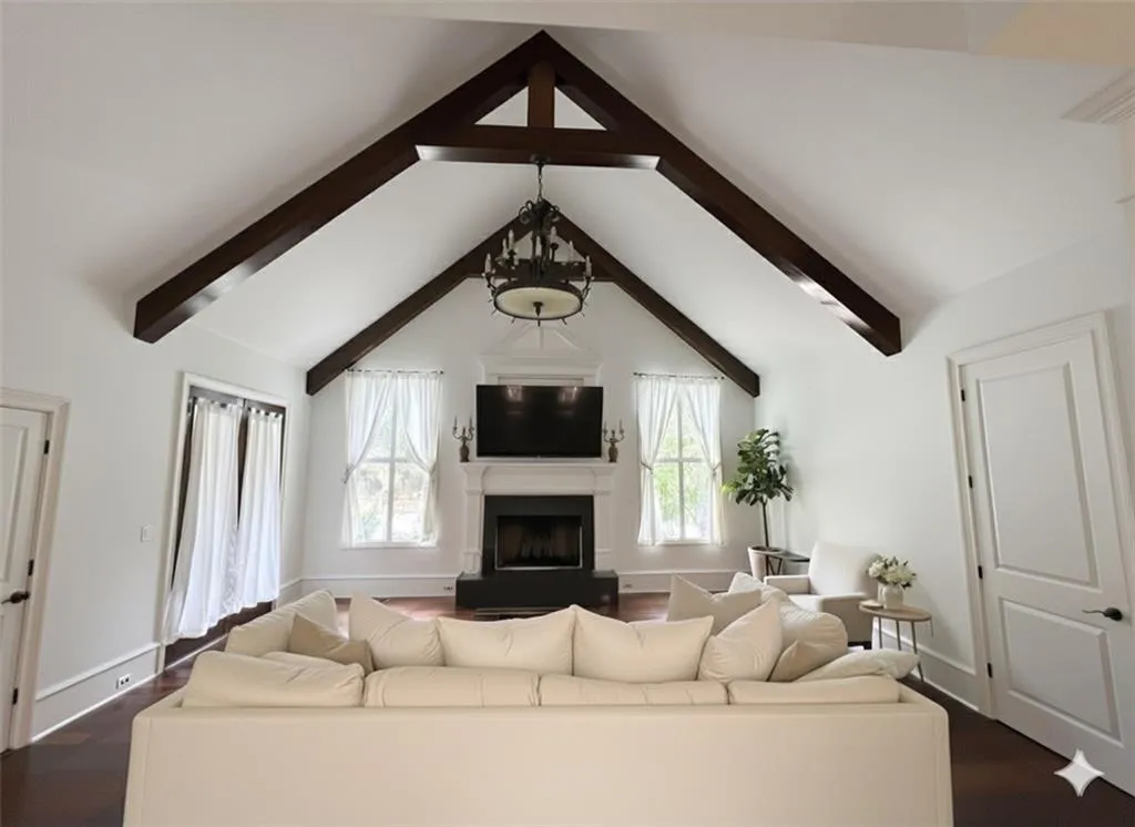 645 Londonberry Road, Atlanta, Georgia 30327, 7 Bedrooms Bedrooms, 0 ,6 BathroomsBathrooms,Residential,For Sale,645 Londonberry Road,7761196