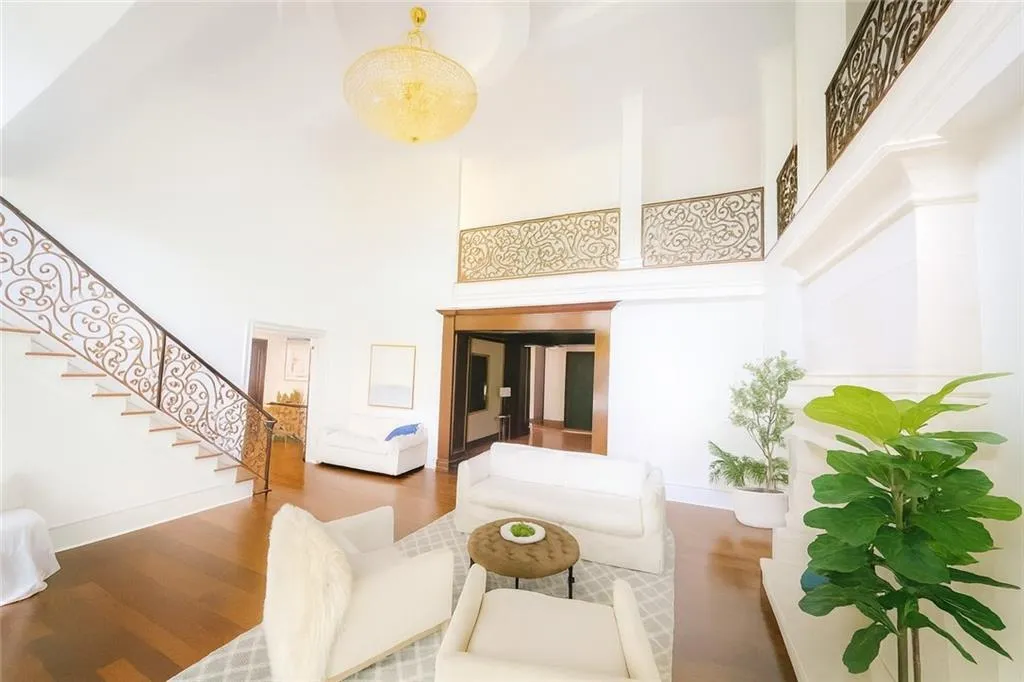 645 Londonberry Road, Atlanta, Georgia 30327, 7 Bedrooms Bedrooms, ,6 BathroomsBathrooms,Residential,For Sale,645 Londonberry Road,7761196