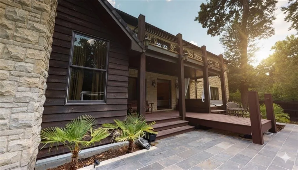 645 Londonberry Road, Atlanta, Georgia 30327, 7 Bedrooms Bedrooms, 0 ,6 BathroomsBathrooms,Residential,For Sale,645 Londonberry Road,7761196