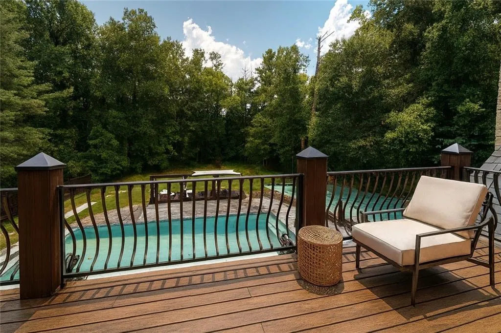 645 Londonberry Road, Atlanta, Georgia 30327, 7 Bedrooms Bedrooms, ,6 BathroomsBathrooms,Residential,For Sale,645 Londonberry Road,7761196