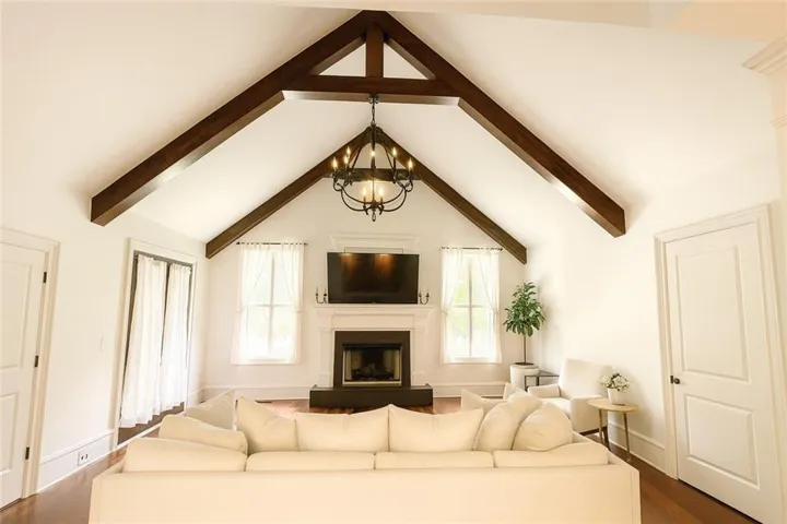645 Londonberry Road, Atlanta, Georgia 30327