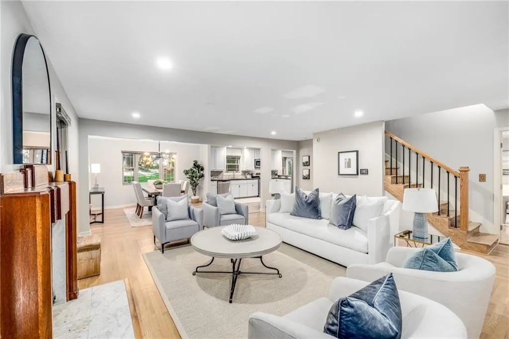 1560 Bubbling Creek Road Ne, Atlanta, Georgia 30319, 4 Bedrooms Bedrooms, ,3 BathroomsBathrooms,Residential,For Sale,1560 Bubbling Creek Road Ne,7665744