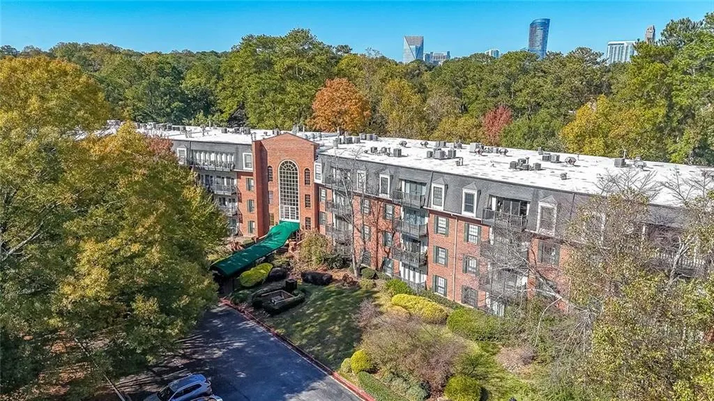 28410 Plantation Drive Ne, Atlanta, Georgia 30324, 2 Bedrooms Bedrooms, ,2 BathroomsBathrooms,Residential,For Sale,28410 Plantation Drive Ne,7676483