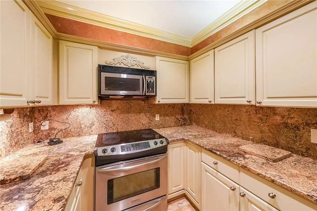 28410 Plantation Drive Ne, Atlanta, Georgia 30324, 3 Bedrooms Bedrooms, 0 ,2 BathroomsBathrooms,Residential,For Sale,28410 Plantation Drive Ne,7676483