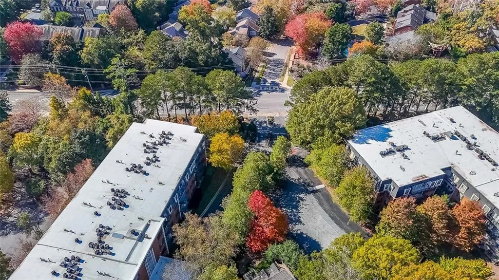 28410 Plantation Drive Ne, Atlanta, Georgia 30324, 2 Bedrooms Bedrooms, ,2 BathroomsBathrooms,Residential,For Sale,28410 Plantation Drive Ne,7676483