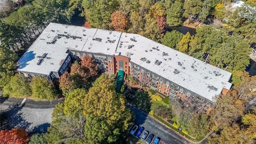 28410 Plantation Drive Ne, Atlanta, Georgia 30324, 2 Bedrooms Bedrooms, ,2 BathroomsBathrooms,Residential,For Sale,28410 Plantation Drive Ne,7676483