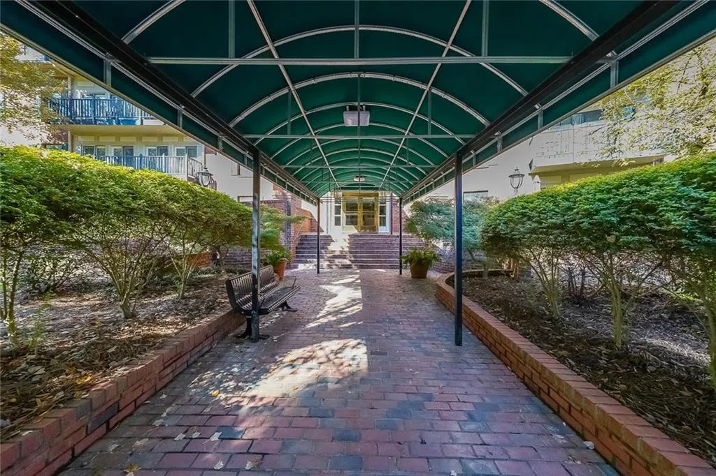 28410 Plantation Drive Ne, Atlanta, Georgia 30324, 2 Bedrooms Bedrooms, ,2 BathroomsBathrooms,Residential,For Sale,28410 Plantation Drive Ne,7676483