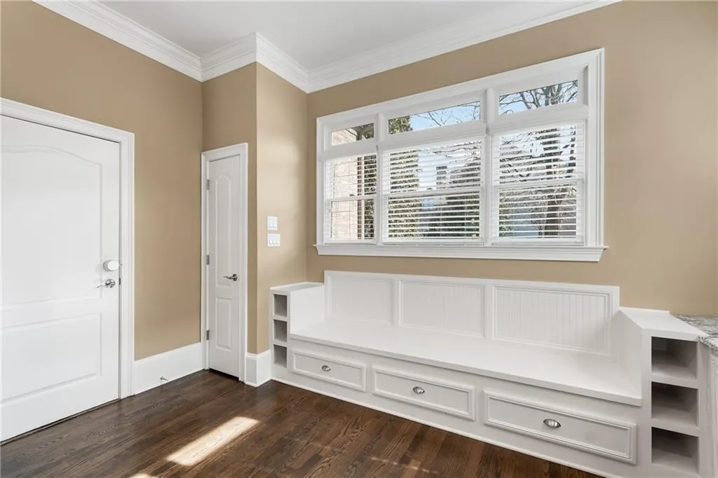 7866 Stratford Lane, Sandy Springs, Georgia 30350, 6 Bedrooms Bedrooms, ,6 BathroomsBathrooms,Residential,Sold,7866 Stratford Lane,6855036