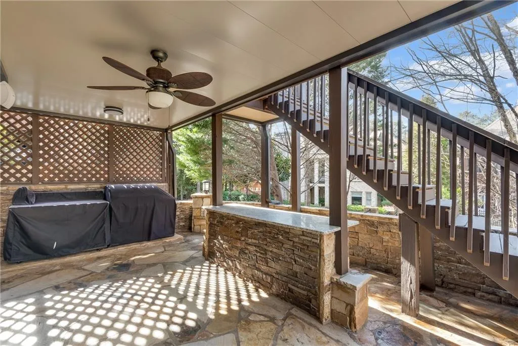 7866 Stratford Lane, Sandy Springs, Georgia 30350, 6 Bedrooms Bedrooms, ,6 BathroomsBathrooms,Residential,Sold,7866 Stratford Lane,6855036