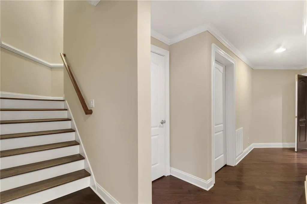 7866 Stratford Lane, Sandy Springs, Georgia 30350, 6 Bedrooms Bedrooms, ,6 BathroomsBathrooms,Residential,Sold,7866 Stratford Lane,6855036