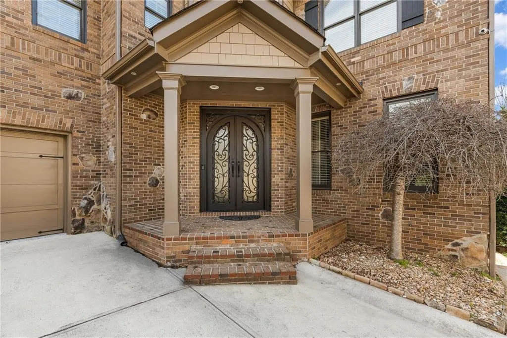 7866 Stratford Lane, Sandy Springs, Georgia 30350, 6 Bedrooms Bedrooms, ,6 BathroomsBathrooms,Residential,Sold,7866 Stratford Lane,6855036