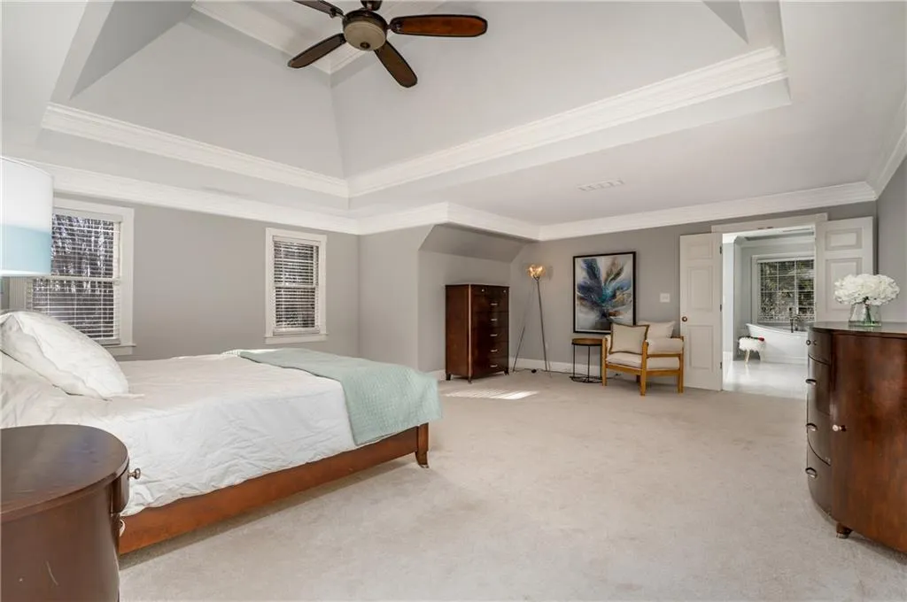 9560 Huntcliff Trace, Sandy Springs, Georgia 30350, 6 Bedrooms Bedrooms, ,4 BathroomsBathrooms,Residential,Sold,9560 Huntcliff Trace,6989638