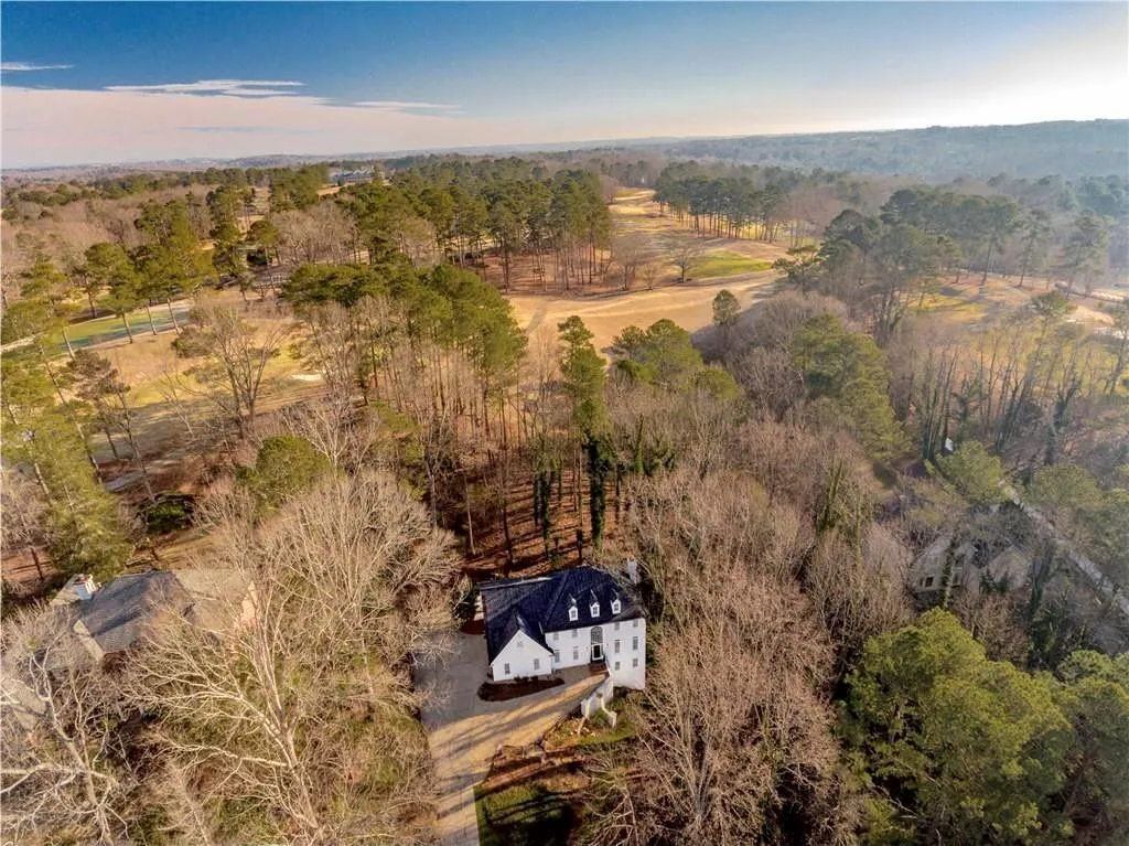 9560 Huntcliff Trace, Sandy Springs, Georgia 30350, 6 Bedrooms Bedrooms, ,4 BathroomsBathrooms,Residential,Sold,9560 Huntcliff Trace,6989638