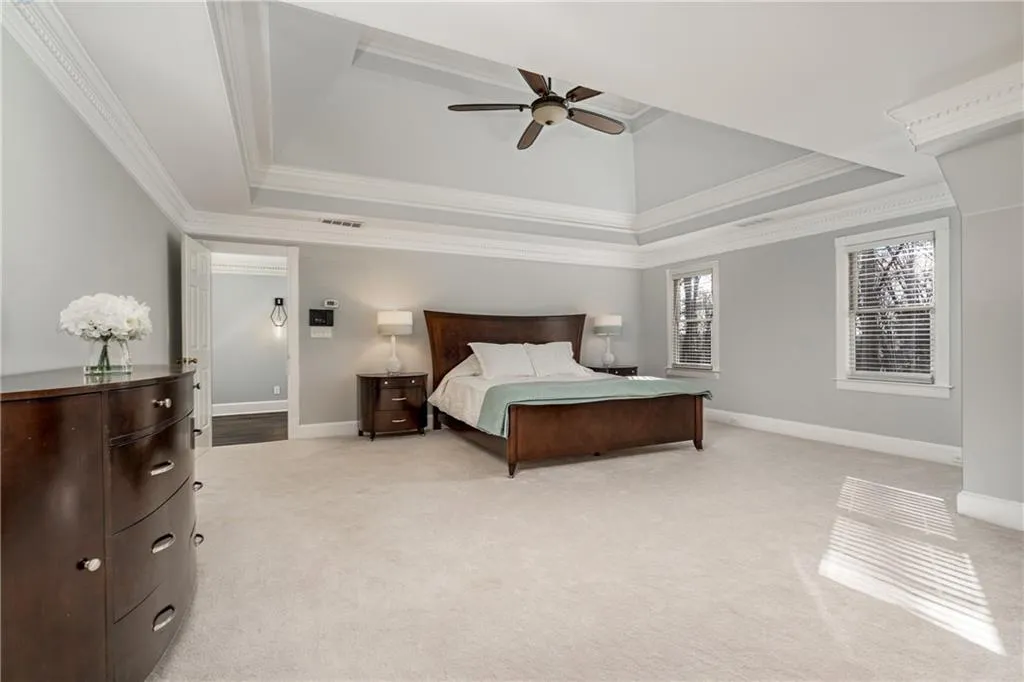 9560 Huntcliff Trace, Sandy Springs, Georgia 30350, 6 Bedrooms Bedrooms, ,4 BathroomsBathrooms,Residential,Sold,9560 Huntcliff Trace,6989638