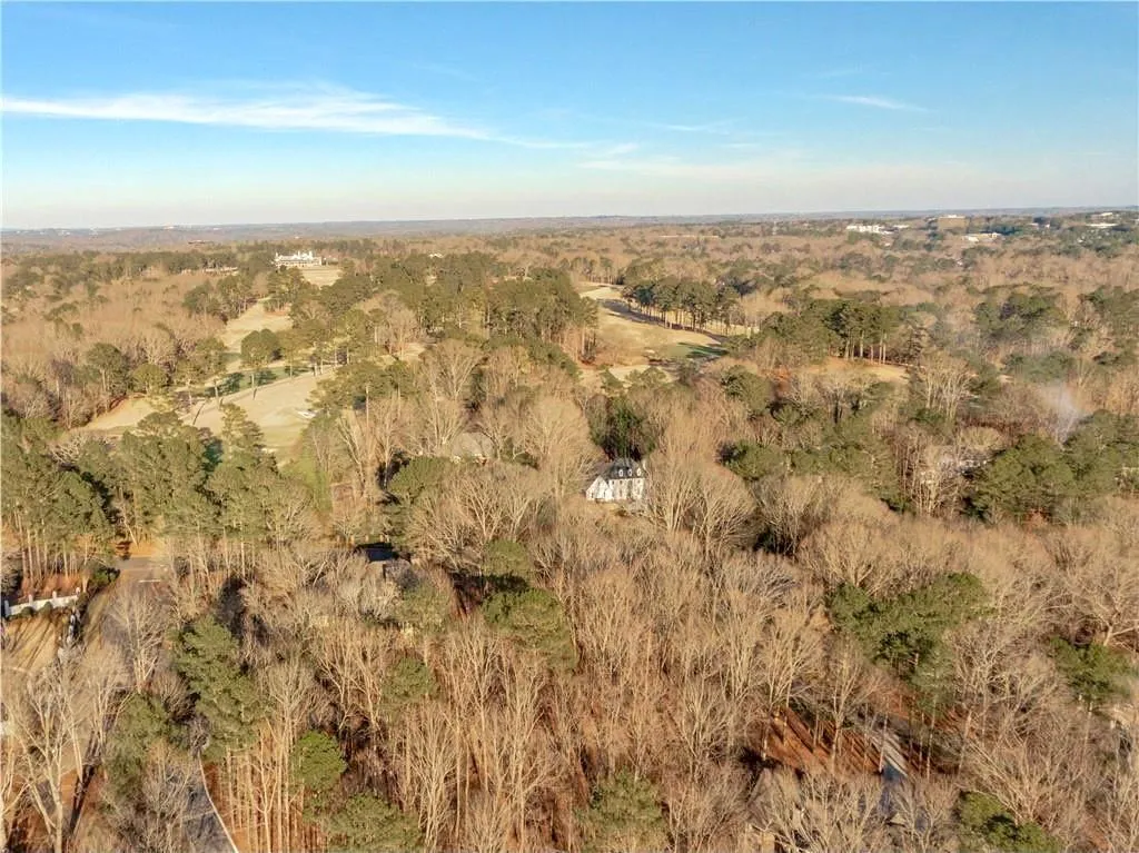 9560 Huntcliff Trace, Sandy Springs, Georgia 30350, 6 Bedrooms Bedrooms, ,4 BathroomsBathrooms,Residential,Sold,9560 Huntcliff Trace,6989638