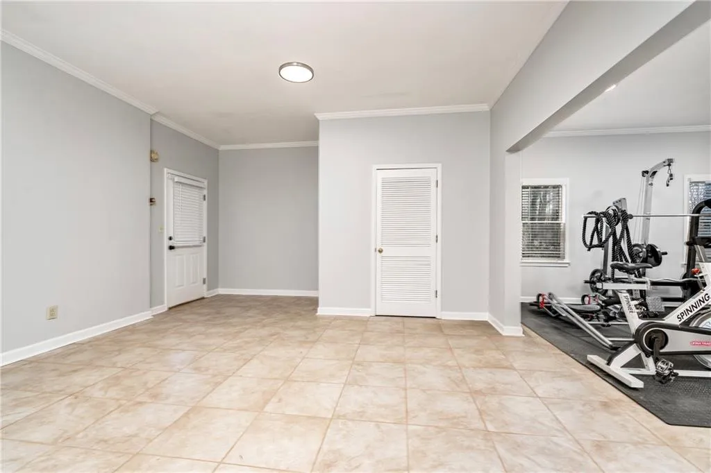 9560 Huntcliff Trace, Sandy Springs, Georgia 30350, 6 Bedrooms Bedrooms, ,4 BathroomsBathrooms,Residential,Sold,9560 Huntcliff Trace,6989638