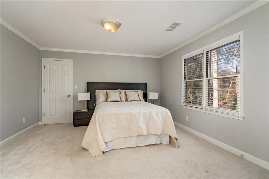 9560 Huntcliff Trace, Sandy Springs, Georgia 30350, 6 Bedrooms Bedrooms, ,4 BathroomsBathrooms,Residential,Sold,9560 Huntcliff Trace,6989638