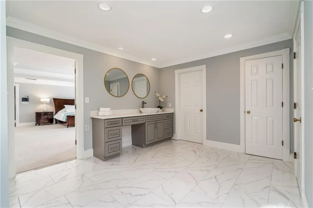 9560 Huntcliff Trace, Sandy Springs, Georgia 30350, 6 Bedrooms Bedrooms, ,4 BathroomsBathrooms,Residential,Sold,9560 Huntcliff Trace,6989638