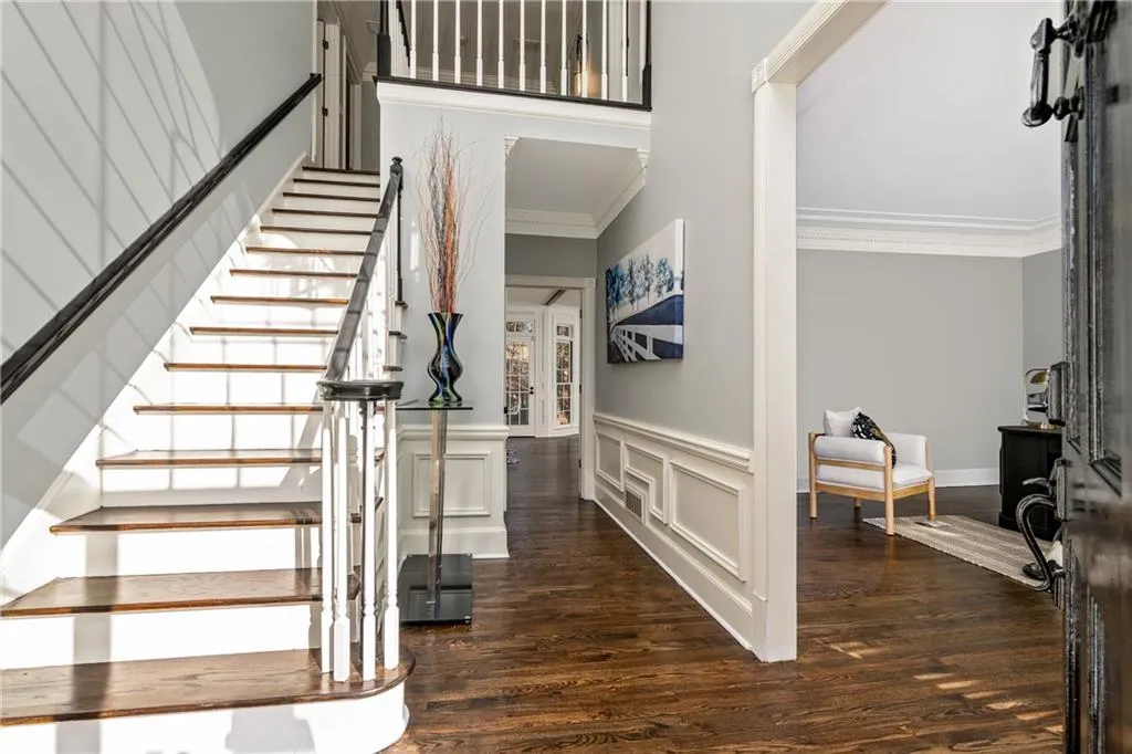 9560 Huntcliff Trace, Sandy Springs, Georgia 30350, 6 Bedrooms Bedrooms, ,4 BathroomsBathrooms,Residential,Sold,9560 Huntcliff Trace,6989638