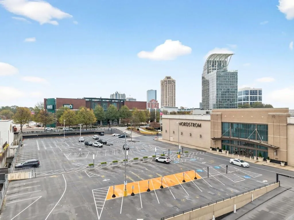 3668 Kingsboro Road Ne Unit 10, Atlanta, Georgia 30319, 2 Bedrooms Bedrooms, ,1 BathroomBathrooms,Residential,For Sale,3668 Kingsboro Road Ne Unit 10,7690198