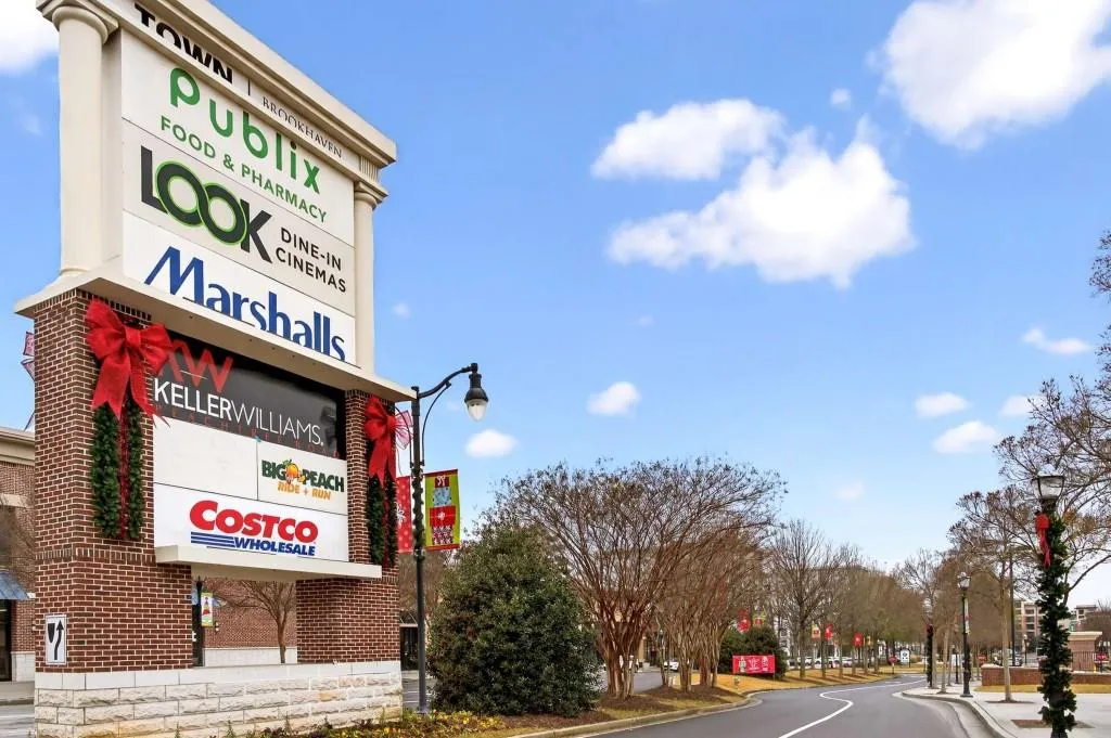 3668 Kingsboro Road Ne Unit 10, Atlanta, Georgia 30319, 2 Bedrooms Bedrooms, ,1 BathroomBathrooms,Residential,For Sale,3668 Kingsboro Road Ne Unit 10,7690198