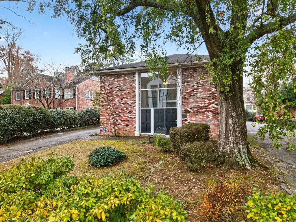 3668 Kingsboro Road Ne Unit 10, Atlanta, Georgia 30319, 2 Bedrooms Bedrooms, ,1 BathroomBathrooms,Residential,For Sale,3668 Kingsboro Road Ne Unit 10,7690198