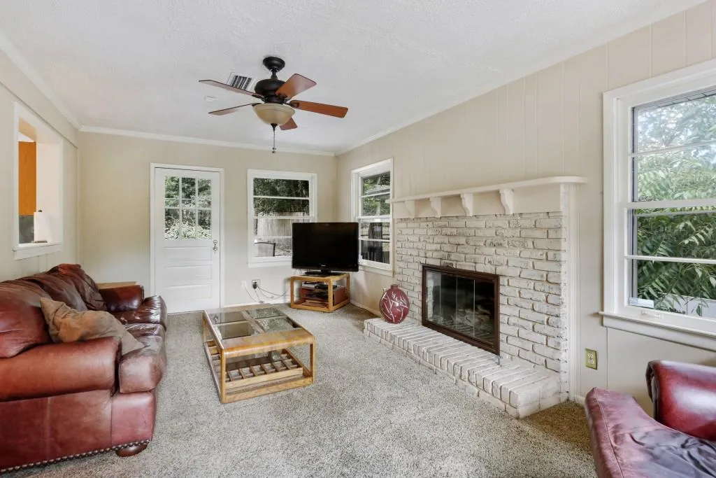 164 Osner Drive, Sandy Springs, Georgia 30342, 3 Bedrooms Bedrooms, ,2 BathroomsBathrooms,Residential,Sold,164 Osner Drive,5760147