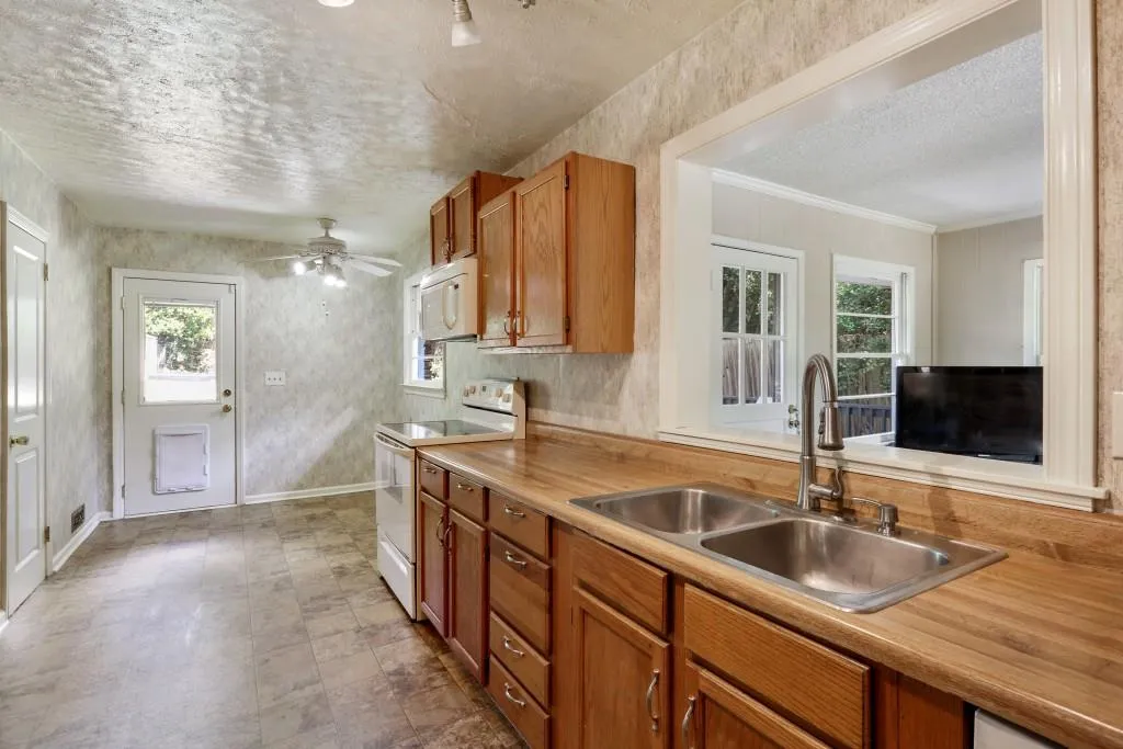 164 Osner Drive, Sandy Springs, Georgia 30342, 3 Bedrooms Bedrooms, ,2 BathroomsBathrooms,Residential,Sold,164 Osner Drive,5760147